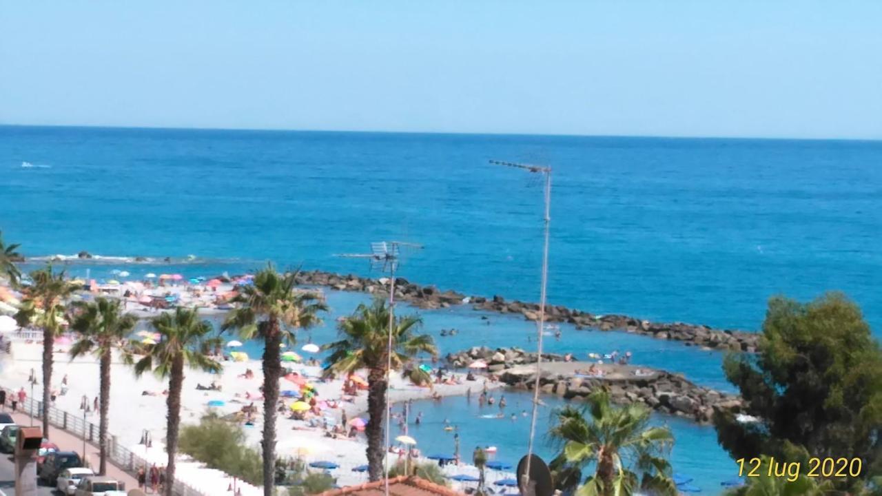 Casa Al Mare Apartment เวนติมิญา ภายนอก รูปภาพ