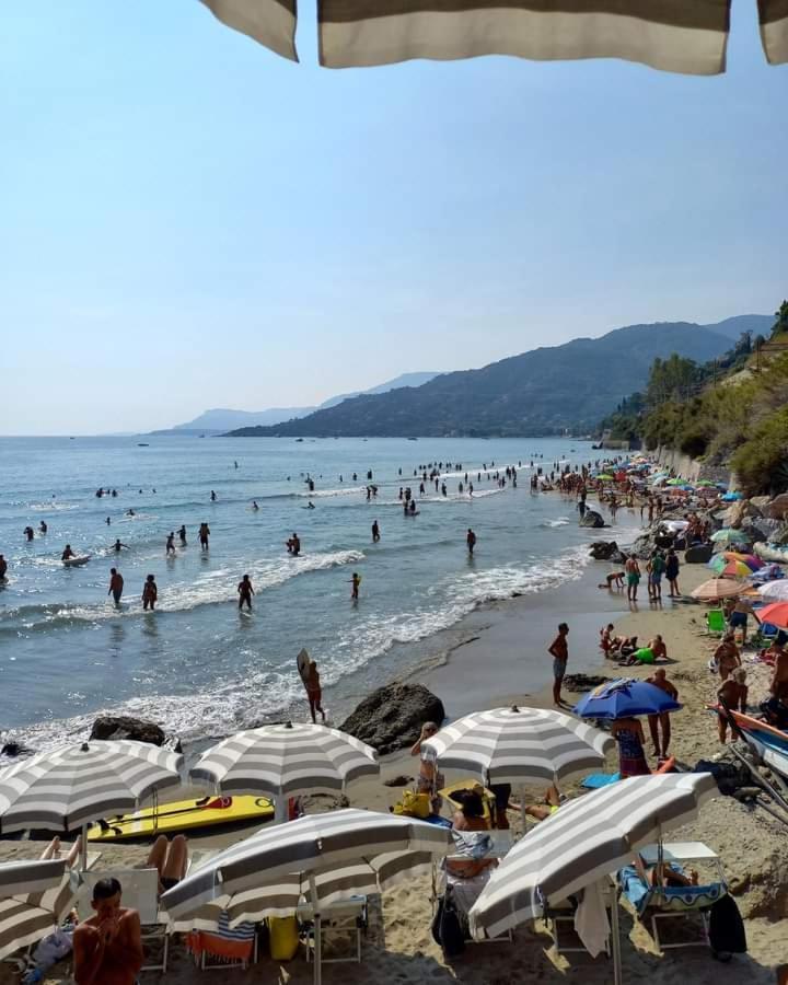 Casa Al Mare Apartment เวนติมิญา ภายนอก รูปภาพ