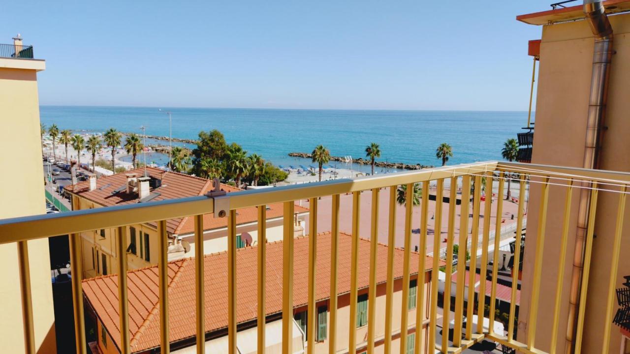 Casa Al Mare Apartment เวนติมิญา ภายนอก รูปภาพ