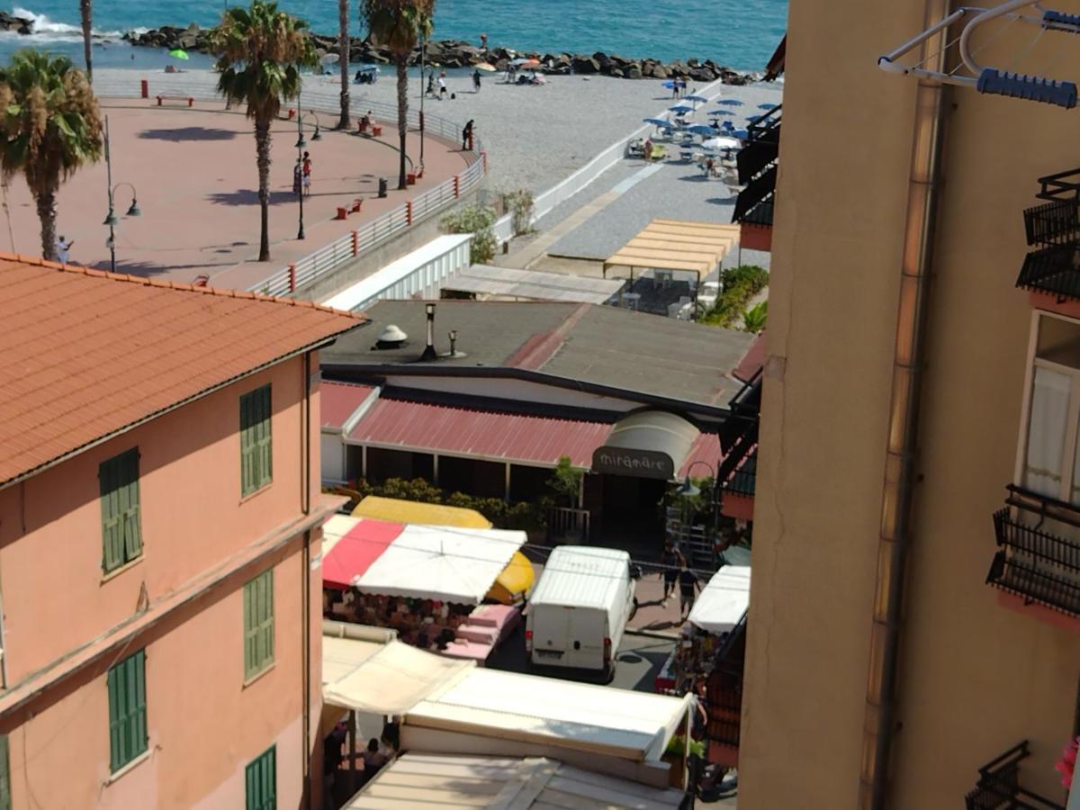 Casa Al Mare Apartment เวนติมิญา ภายนอก รูปภาพ
