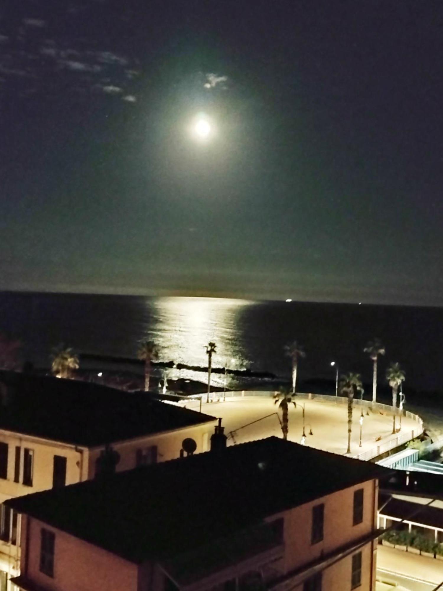 Casa Al Mare Apartment เวนติมิญา ภายนอก รูปภาพ