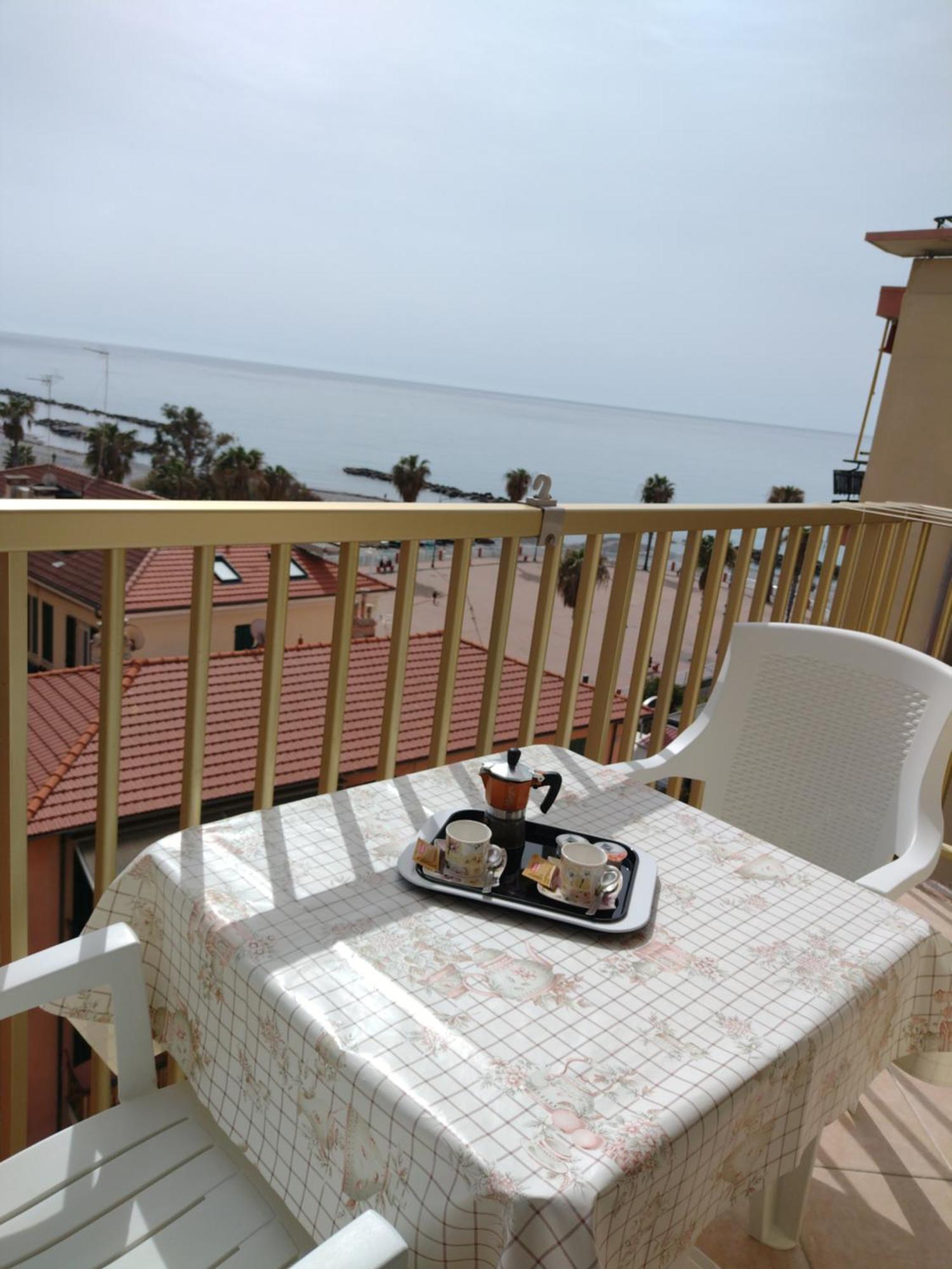 Casa Al Mare Apartment เวนติมิญา ภายนอก รูปภาพ