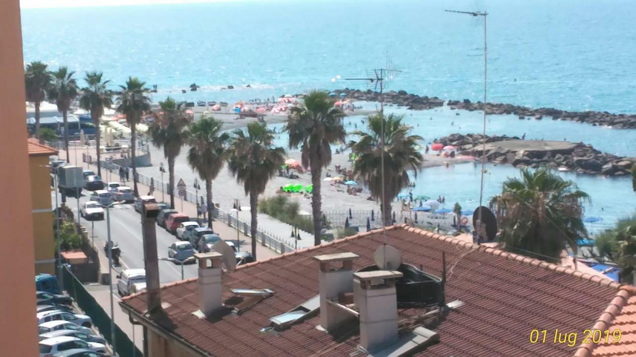 Casa Al Mare Apartment เวนติมิญา ภายนอก รูปภาพ