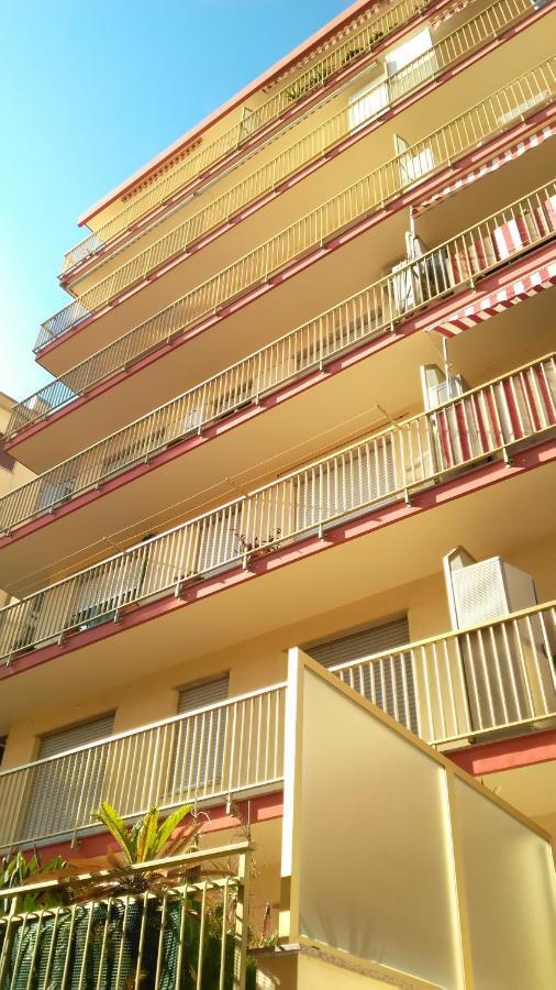 Casa Al Mare Apartment เวนติมิญา ภายนอก รูปภาพ